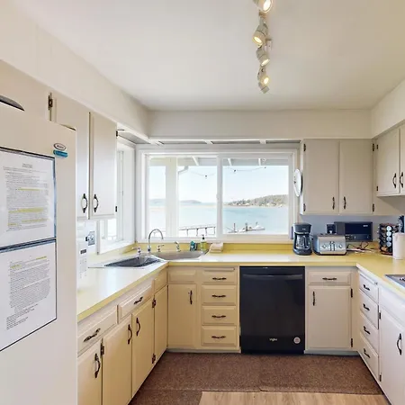 Davis House On The Bay Villa